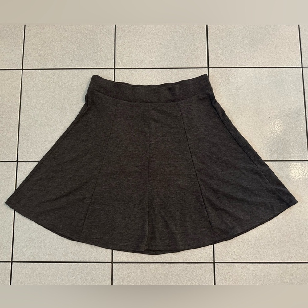 Old Navy - grey skirt